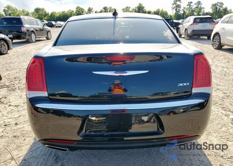 2019 Chrysler 300 Limited z USA, uszkodzony, nr VIN 2C3CCAEG8KH577488